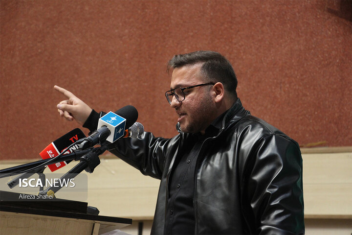 نشست پرسش و پاسخ دانشجویی با حضور سخنگوی دولت چهاردهم به مناسبت روز دانشجو در دانشگاه یزد