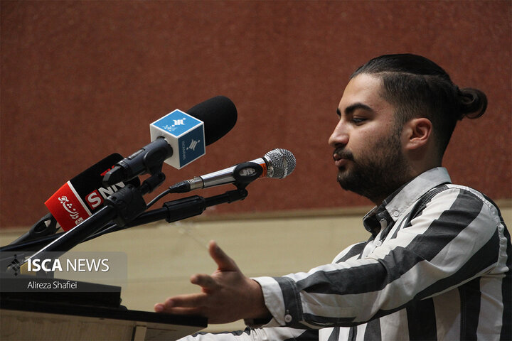 نشست پرسش و پاسخ دانشجویی با حضور سخنگوی دولت چهاردهم به مناسبت روز دانشجو در دانشگاه یزد