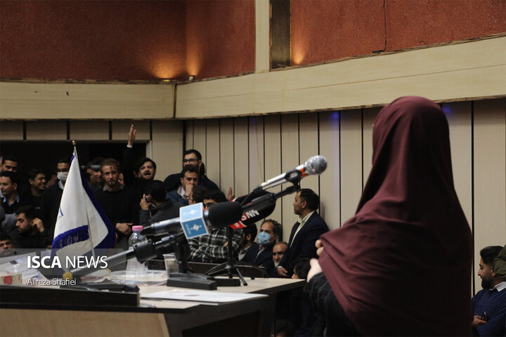 نشست پرسش و پاسخ دانشجویی با حضور سخنگوی دولت چهاردهم به مناسبت روز دانشجو در دانشگاه یزد