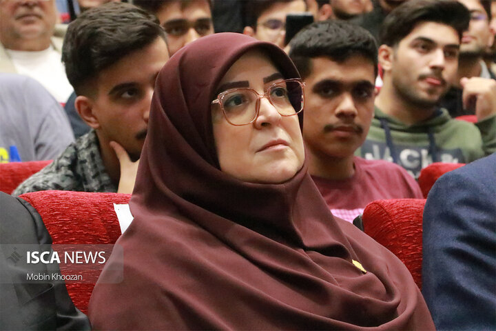 نشست پرسش و پاسخ دانشجویی با حضور سخنگوی دولت چهاردهم به مناسبت روز دانشجو در دانشگاه یزد