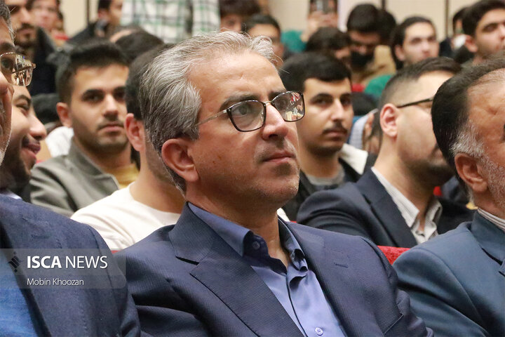 نشست پرسش و پاسخ دانشجویی با حضور سخنگوی دولت چهاردهم به مناسبت روز دانشجو در دانشگاه یزد