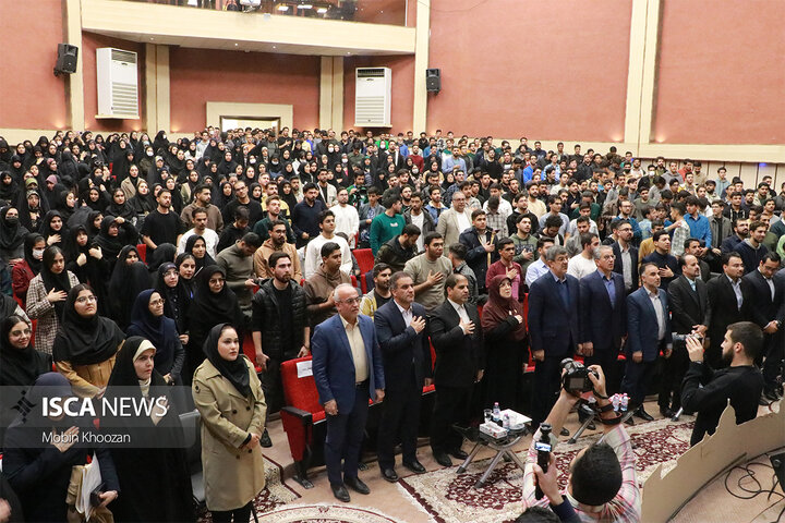 نشست پرسش و پاسخ دانشجویی با حضور سخنگوی دولت چهاردهم به مناسبت روز دانشجو در دانشگاه یزد