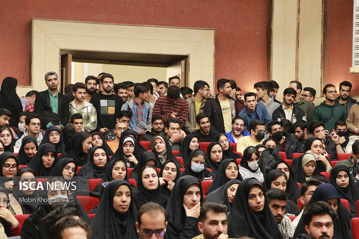 نشست پرسش و پاسخ دانشجویی با حضور سخنگوی دولت چهاردهم به مناسبت روز دانشجو در دانشگاه یزد