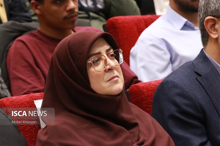 نشست پرسش و پاسخ دانشجویی با حضور سخنگوی دولت چهاردهم به مناسبت روز دانشجو در دانشگاه یزد