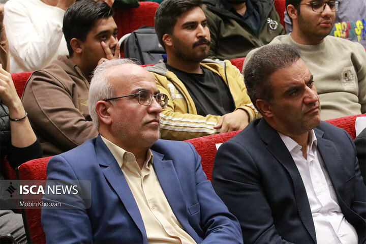 نشست پرسش و پاسخ دانشجویی با حضور سخنگوی دولت چهاردهم به مناسبت روز دانشجو در دانشگاه یزد