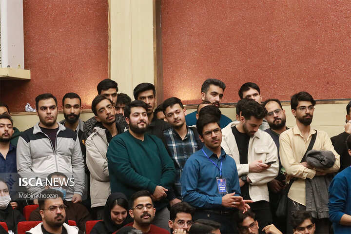 نشست پرسش و پاسخ دانشجویی با حضور سخنگوی دولت چهاردهم به مناسبت روز دانشجو در دانشگاه یزد