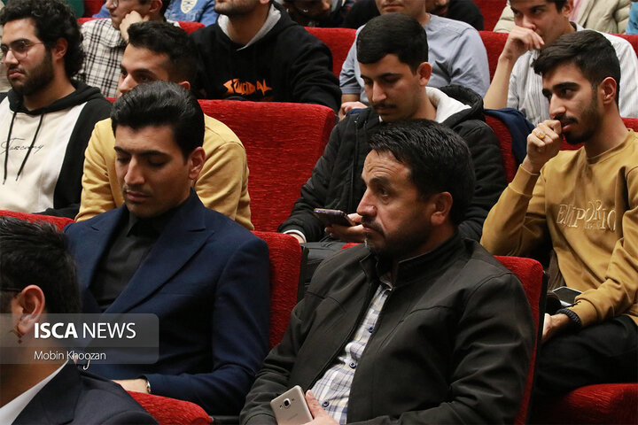 نشست پرسش و پاسخ دانشجویی با حضور سخنگوی دولت چهاردهم به مناسبت روز دانشجو در دانشگاه یزد