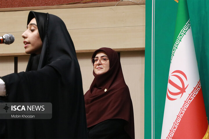 نشست پرسش و پاسخ دانشجویی با حضور سخنگوی دولت چهاردهم به مناسبت روز دانشجو در دانشگاه یزد