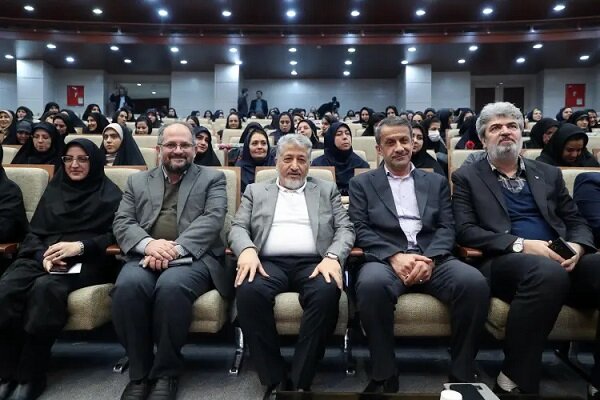 مراسم ولادت حضرت فاطمه زهرا (س) و گرامیداشت روز زن در دانشگاه آزاد برگزار شد