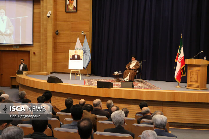 برگزاری یکمین سالگرد درگذشت نیکوکار کارآفرین (سیدعلاءالدین میرمحمد صادقی) در دانشگاه آزاد مشهد