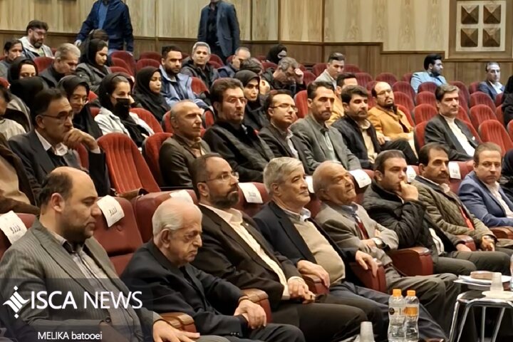 تجلیل از پژوهشگران و فناوران برتر دانشگاه آزاد اسلامی قزوین در هفته پژوهش