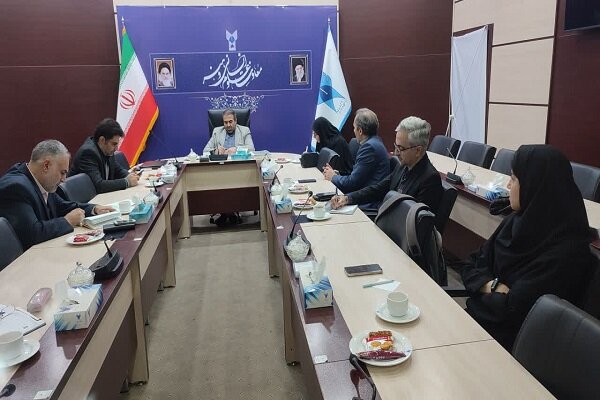 بررسی راهکارهای توسعه و ارتقای فصلنامه‌ها و نشریات علوم انسانی و هنر دانشگاه آزاد