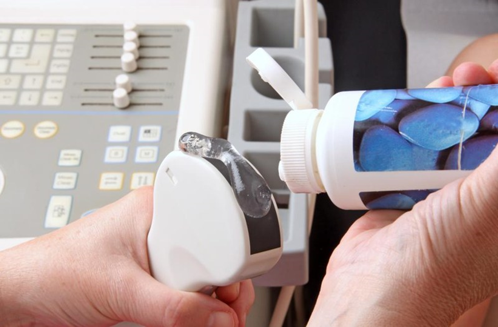 ژل اولتراسوند چیست و چه تفاوتی با ژل سونوگرافی دارد؟ نقش کلیدی در انتقال امواج و وضوح تصویر