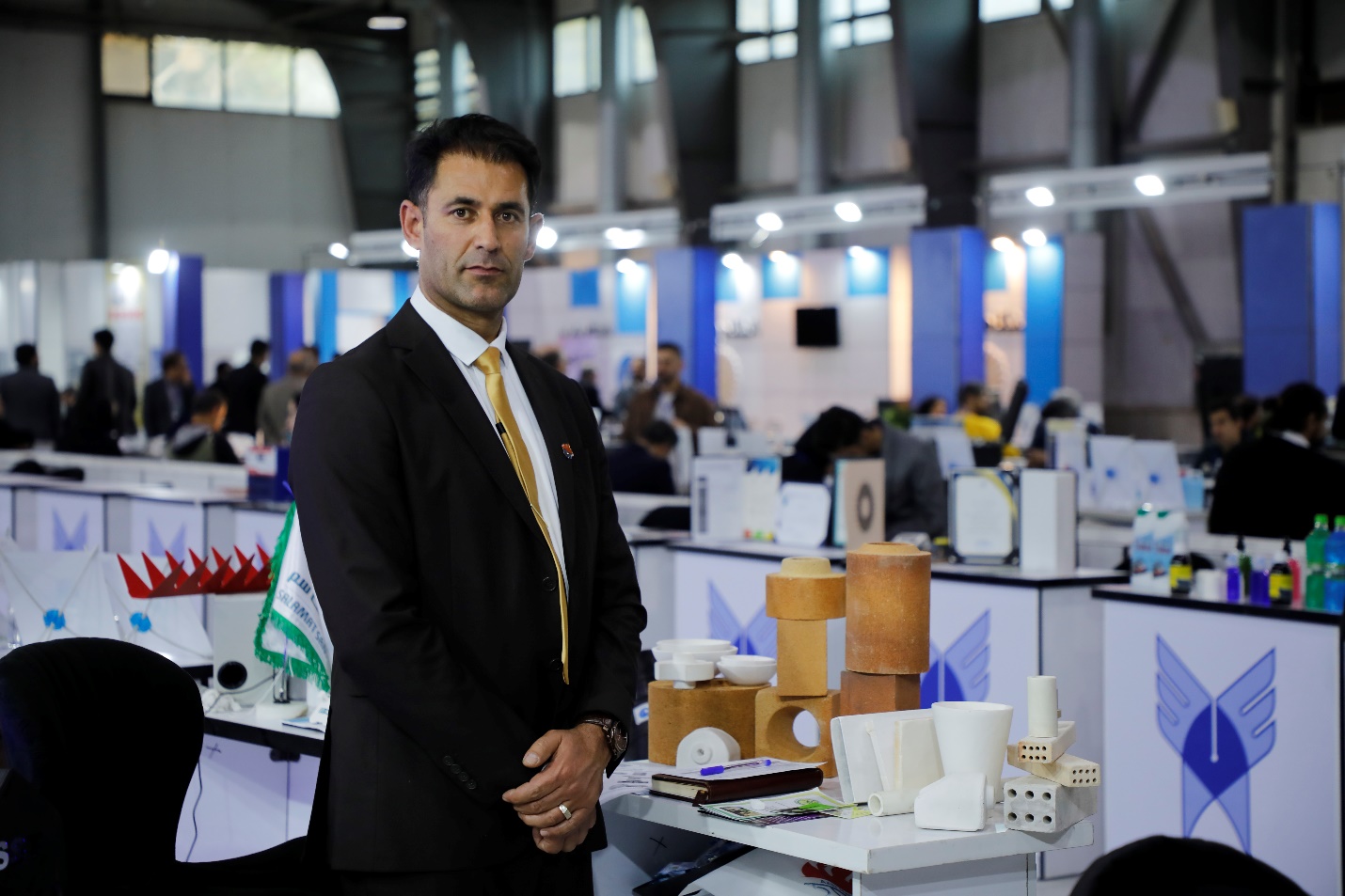 محصولات دانشگاه آزاد در نمایشگاه ایران ساخت هفته پژوهش