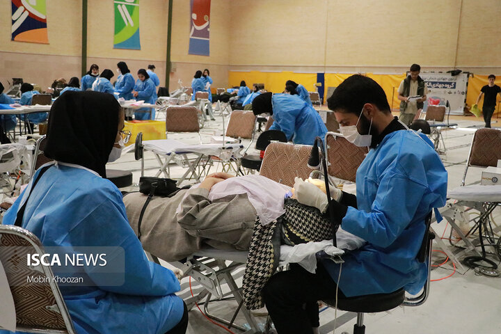 ارائه خدمت رایگان دندان‌پزشکی به مردم یزد توسط گروه جهادی الکفیل