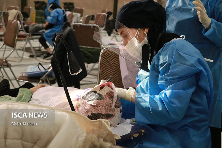 ارائه خدمت رایگان دندان‌پزشکی به مردم یزد توسط گروه جهادی الکفیل