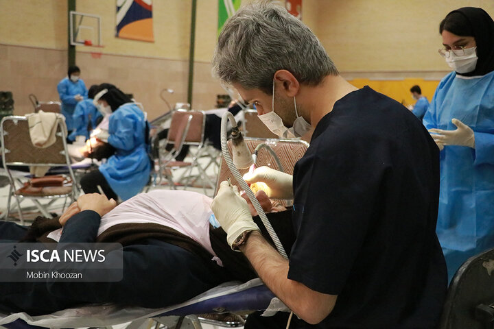 ارائه خدمت رایگان دندان‌پزشکی به مردم یزد توسط گروه جهادی الکفیل
