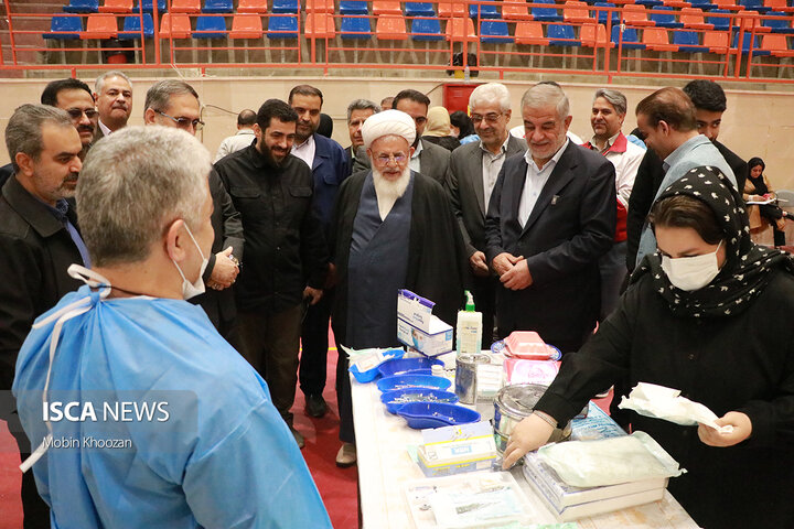 ارائه خدمت رایگان دندان‌پزشکی به مردم یزد توسط گروه جهادی الکفیل