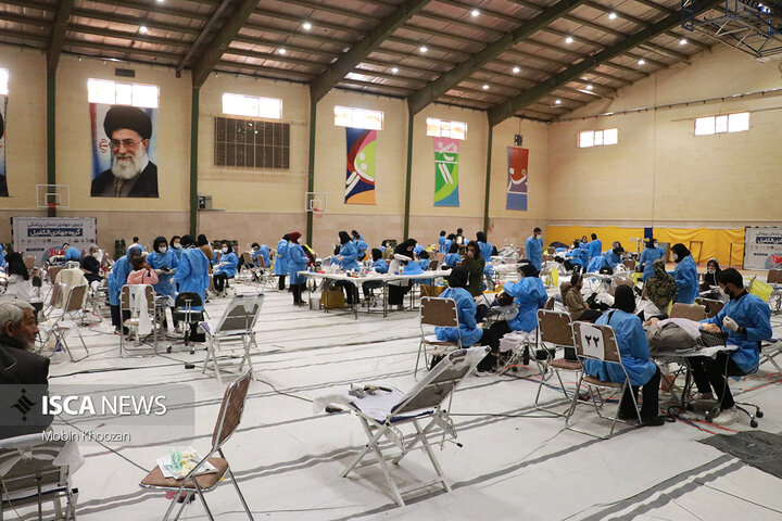 ارائه خدمت رایگان دندان‌پزشکی به مردم یزد توسط گروه جهادی الکفیل