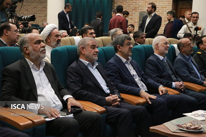 شورای اداری استان یزد با حضور وزیر کشور، نمایندگان استان و استاندار یزد