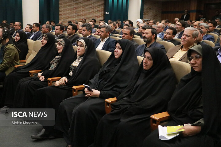 شورای اداری استان یزد با حضور وزیر کشور، نمایندگان استان و استاندار یزد