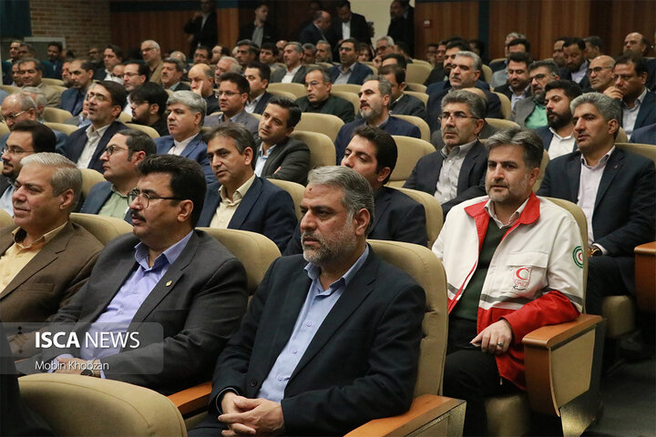 شورای اداری استان یزد با حضور وزیر کشور، نمایندگان استان و استاندار یزد