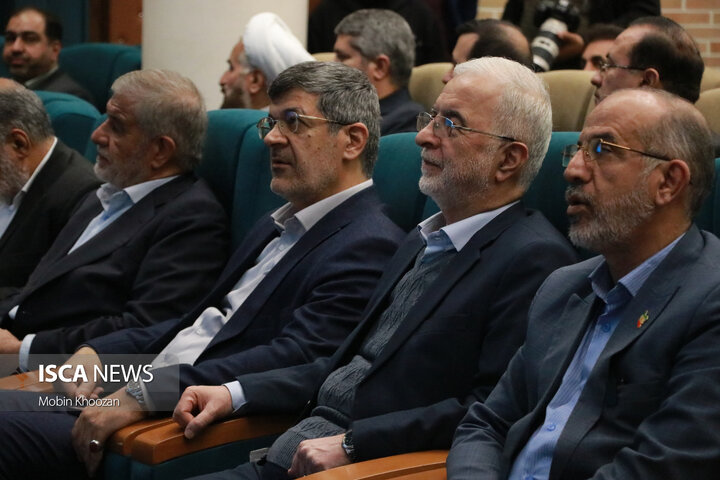 شورای اداری استان یزد با حضور وزیر کشور، نمایندگان استان و استاندار یزد