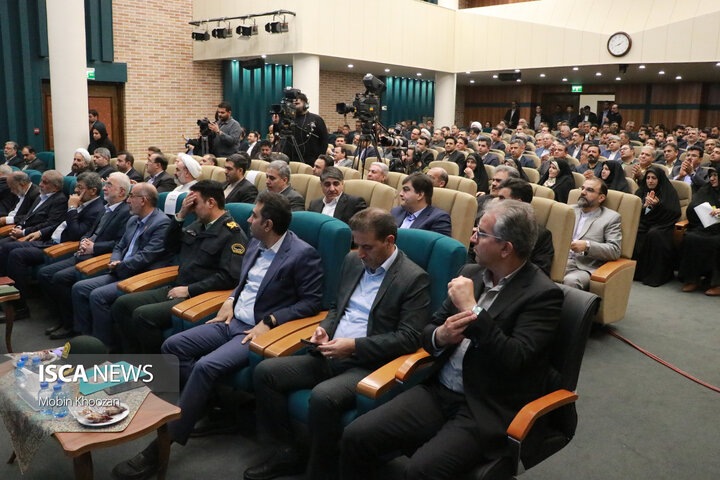 شورای اداری استان یزد با حضور وزیر کشور، نمایندگان استان و استاندار یزد