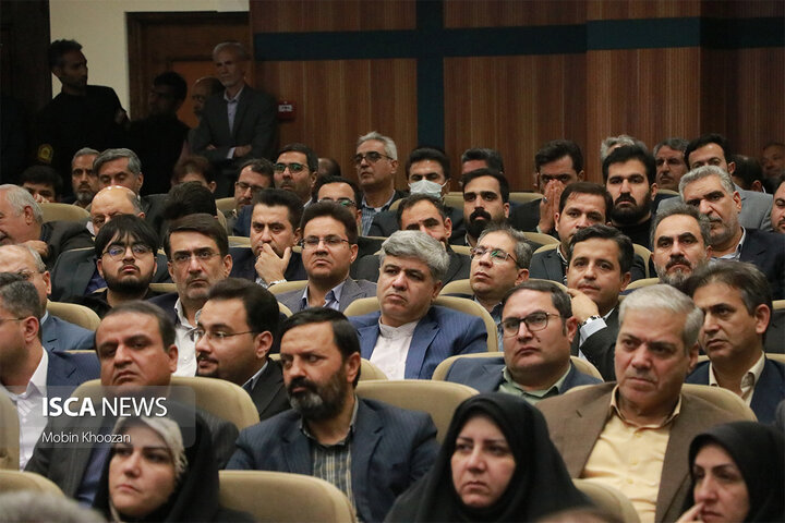 شورای اداری استان یزد با حضور وزیر کشور، نمایندگان استان و استاندار یزد