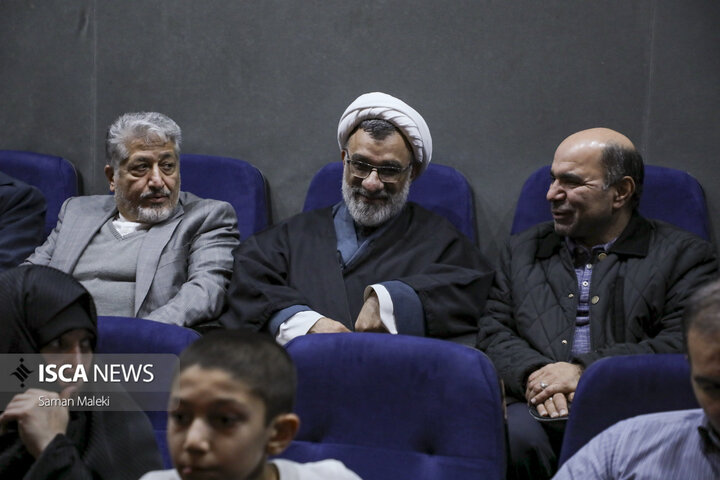 اکران مستند «شاخه‌ای روی آب»