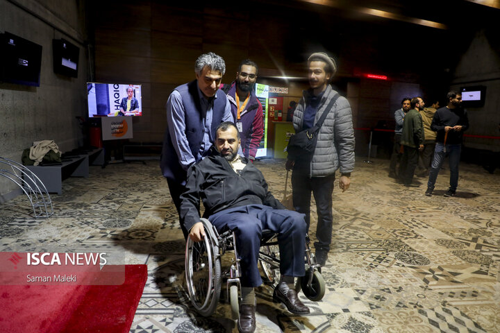 اکران مستند «شاخه‌ای روی آب»