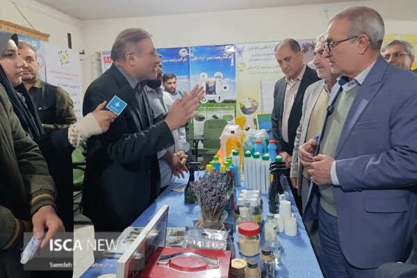 نمایشگاه بزرگ پژوهش و فناوری دانشگاه آزاد یاسوج با استقبال استاندار گشایش یافت