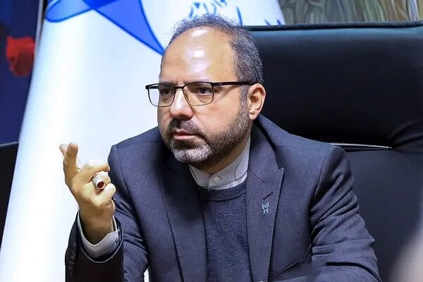 حضور دانشگاه آزاد با محصولات نوآورانه از جلبک تا مخازن کامپوزیتی در نمایشگاه هفته پژوهش