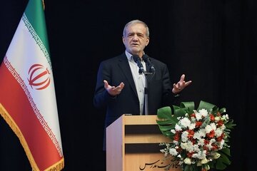 زیر بار خواسته‌های ذلت‌بار آمریکا نمی‌رویم/ اصلاح قیمت بنزین برای رفع ناعدالتی بود