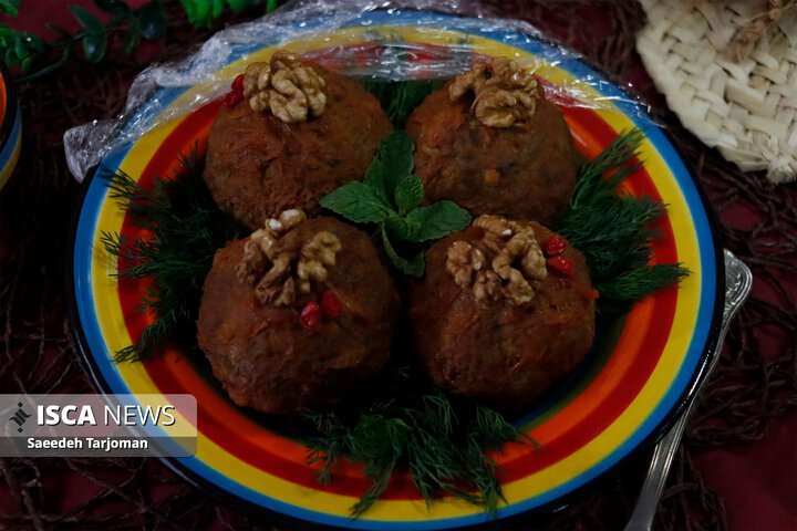 برگزاری جشنواره غذا- یلدای فراسودمند در دانشگاه آزاد اسلامی مشهد