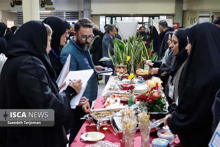 برگزاری جشنواره غذا- یلدای فراسودمند در دانشگاه آزاد اسلامی مشهد