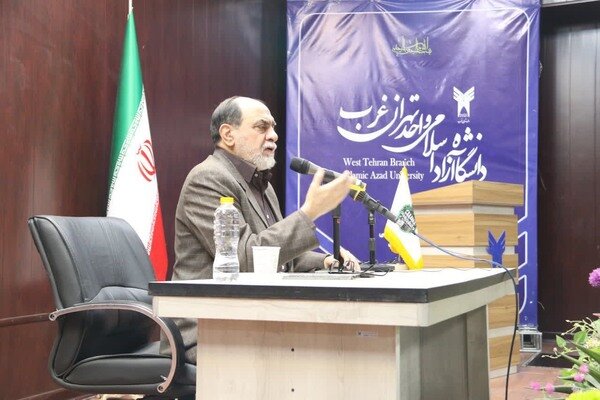 تبیین نظم نوین جهانی در قاب سالن شیخ‌بهایی؛ حضور دانشجویان تهران‌غرب در نشست سیاسی رحیم‌پور ازغدی