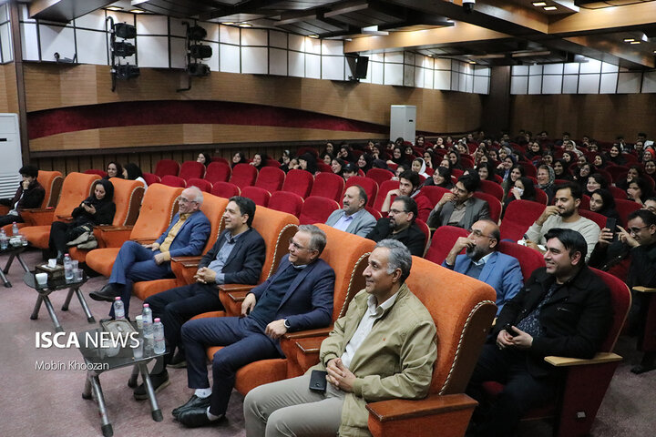 جشن شب یلدا با حضور جمعی از دانشجویان در دانشگاه آزاد اسلامی یزد