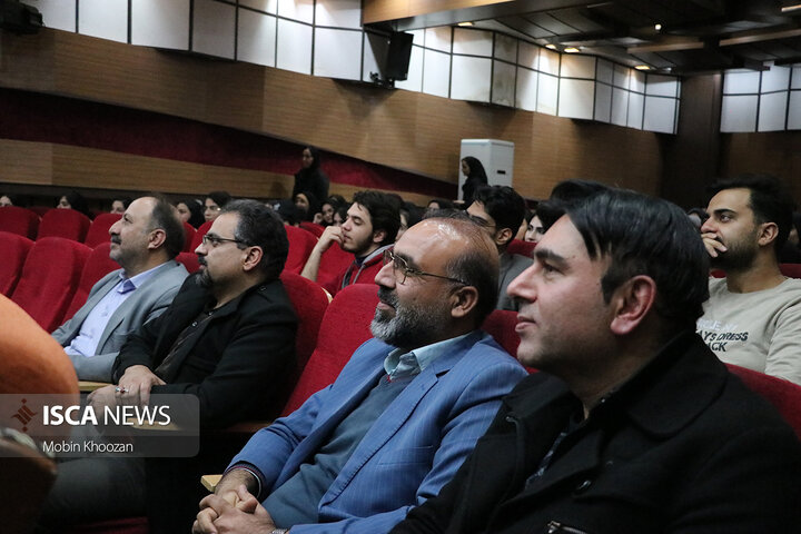 جشن شب یلدا با حضور جمعی از دانشجویان در دانشگاه آزاد اسلامی یزد