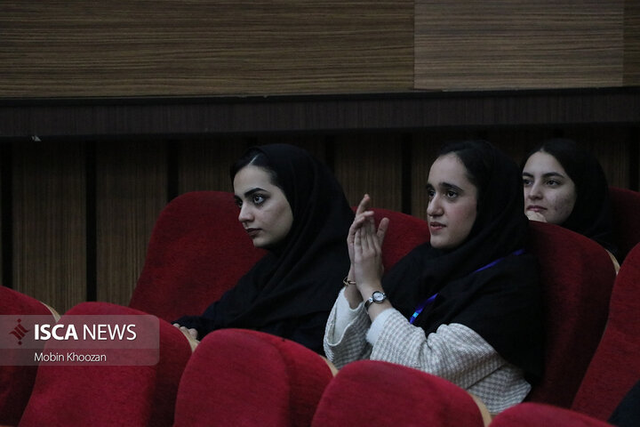 جشن شب یلدا با حضور جمعی از دانشجویان در دانشگاه آزاد اسلامی یزد