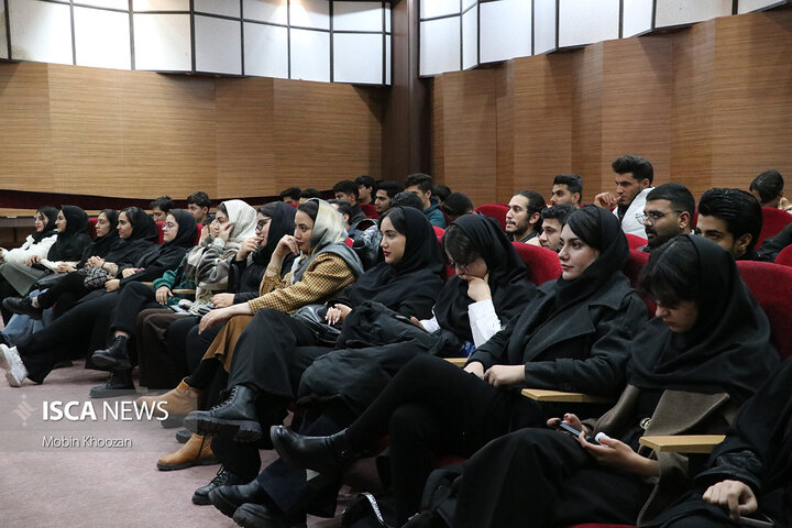 جشن شب یلدا با حضور جمعی از دانشجویان در دانشگاه آزاد اسلامی یزد