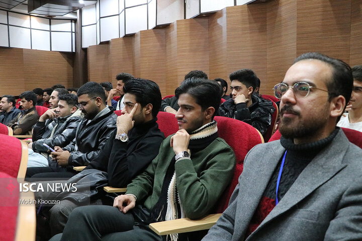 جشن شب یلدا با حضور جمعی از دانشجویان در دانشگاه آزاد اسلامی یزد