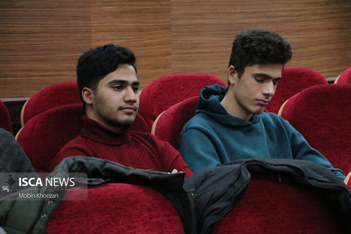 جشن شب یلدا با حضور جمعی از دانشجویان در دانشگاه آزاد اسلامی یزد