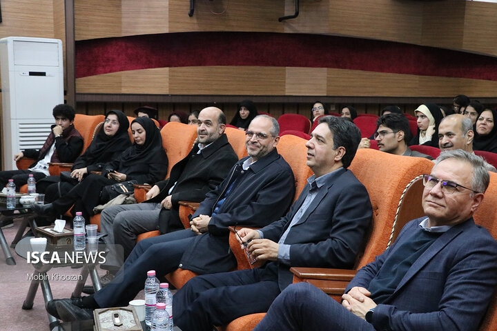 جشن شب یلدا با حضور جمعی از دانشجویان در دانشگاه آزاد اسلامی یزد