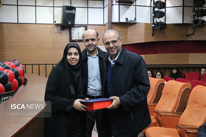 جشن شب یلدا با حضور جمعی از دانشجویان در دانشگاه آزاد اسلامی یزد