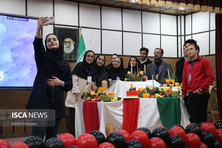 جشن شب یلدا با حضور جمعی از دانشجویان در دانشگاه آزاد اسلامی یزد