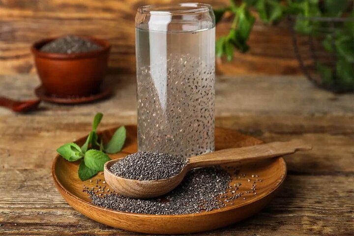 ۱۰ خاصیت بی‌نظیر دانه چیا و عوارض آن که باید بدانید