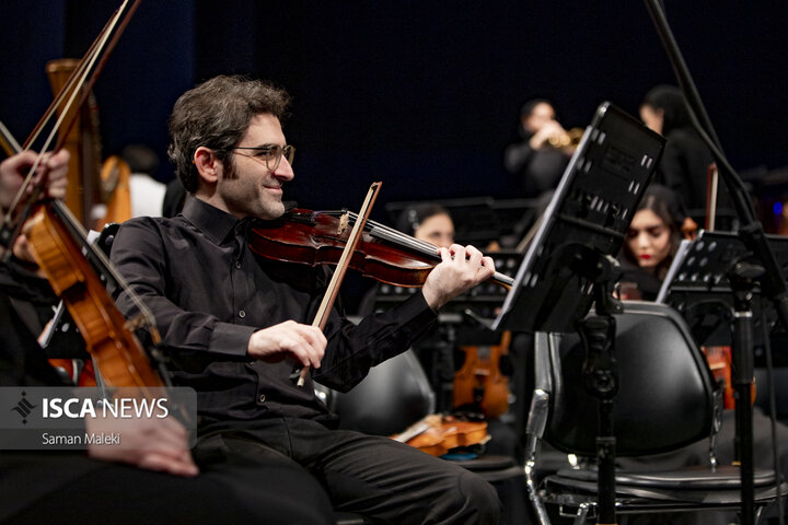 اجرای ارکستر سمفونی آیسو به رهبری مازیار یونسی