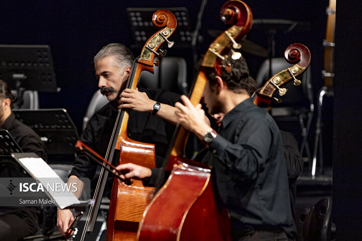 اجرای ارکستر سمفونی آیسو به رهبری مازیار یونسی