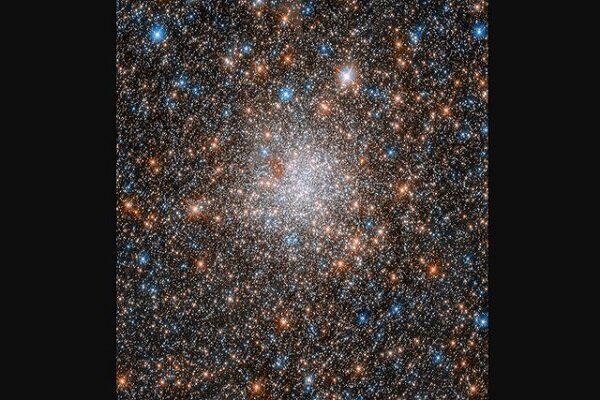 عکس روز ناسا از درخشش یک خوشه ستاره‌ای کروی